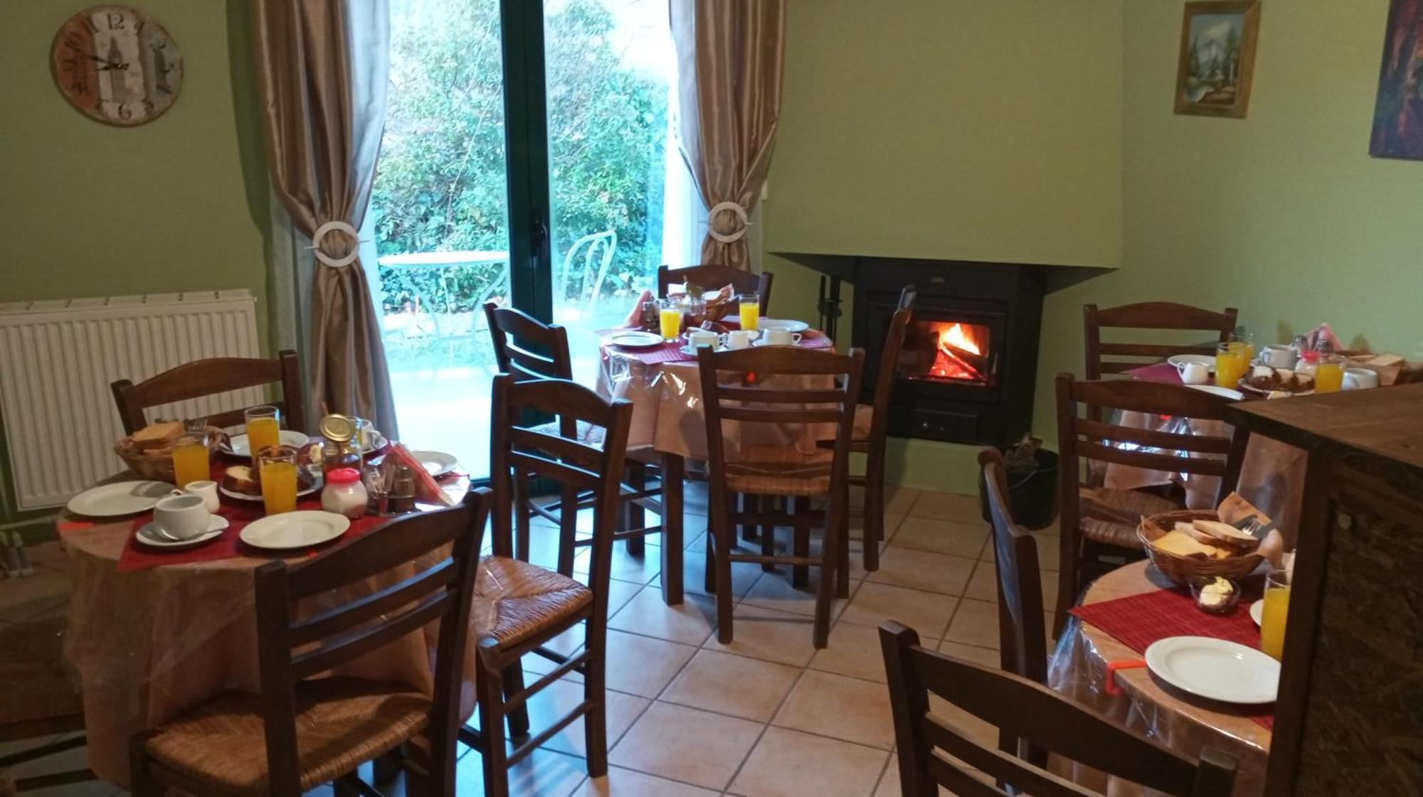 Guesthouse Eleftherios Kalavryta Luaran gambar