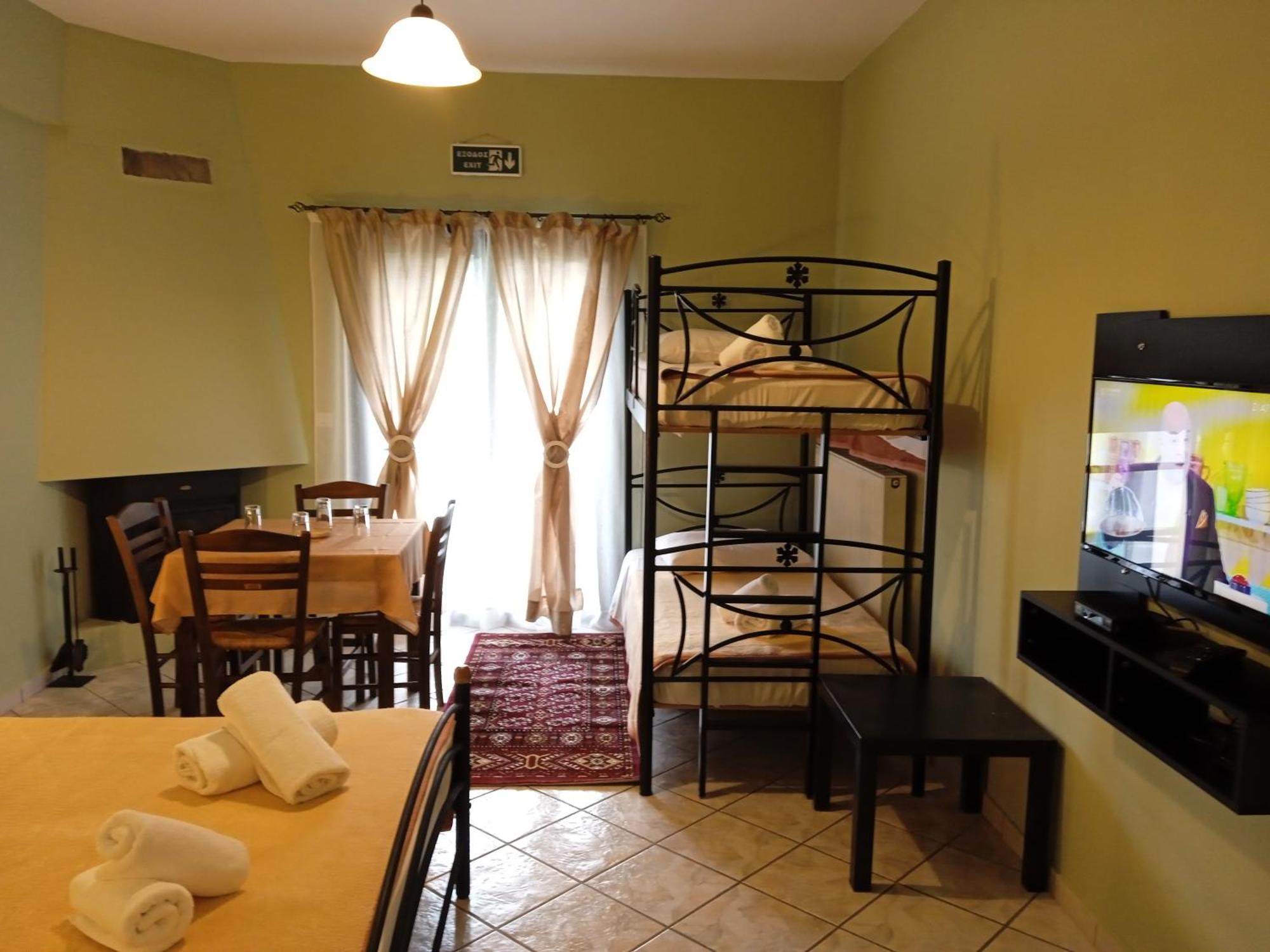 Guesthouse Eleftherios Kalavryta Luaran gambar
