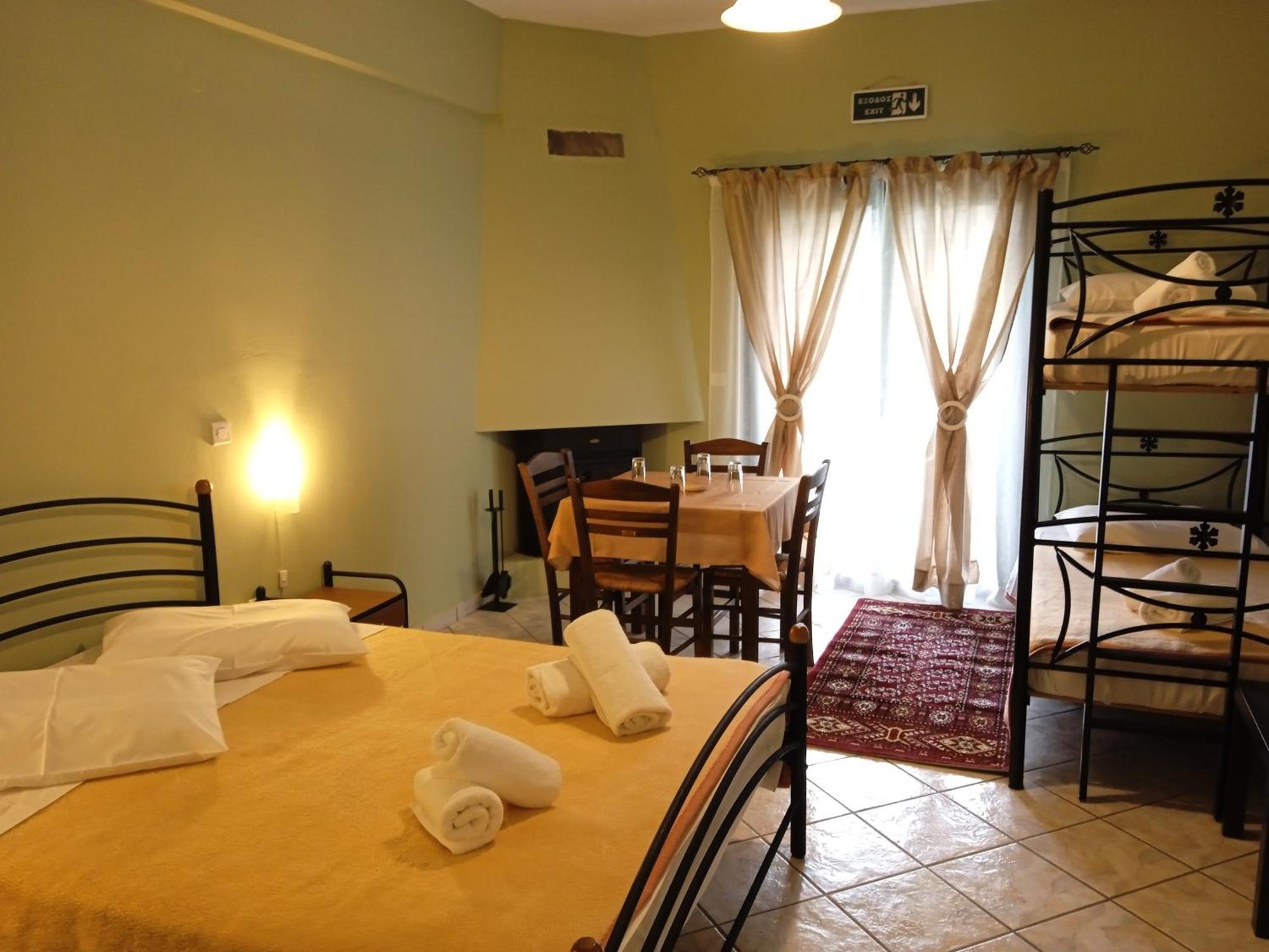Guesthouse Eleftherios Kalavryta Luaran gambar